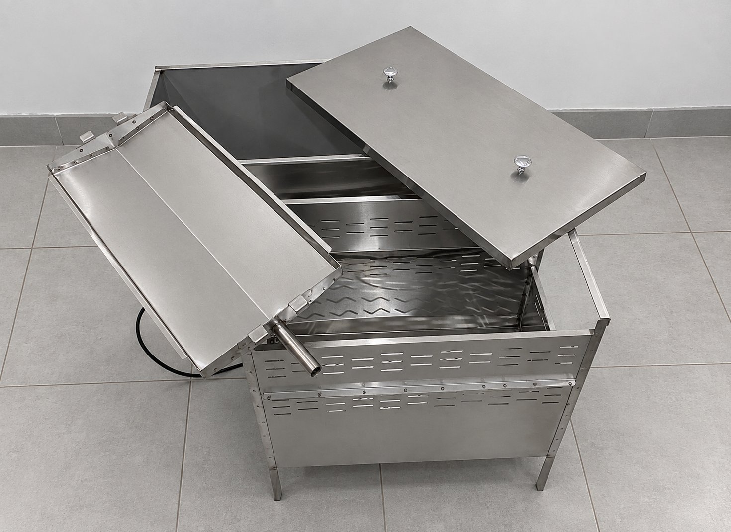 Воскотопка на 6 рамок ЭЛЕКТРИЧЕСКАЯ Воскотопка на 6 рамок ЭЛЕКТРИЧЕСКАЯ